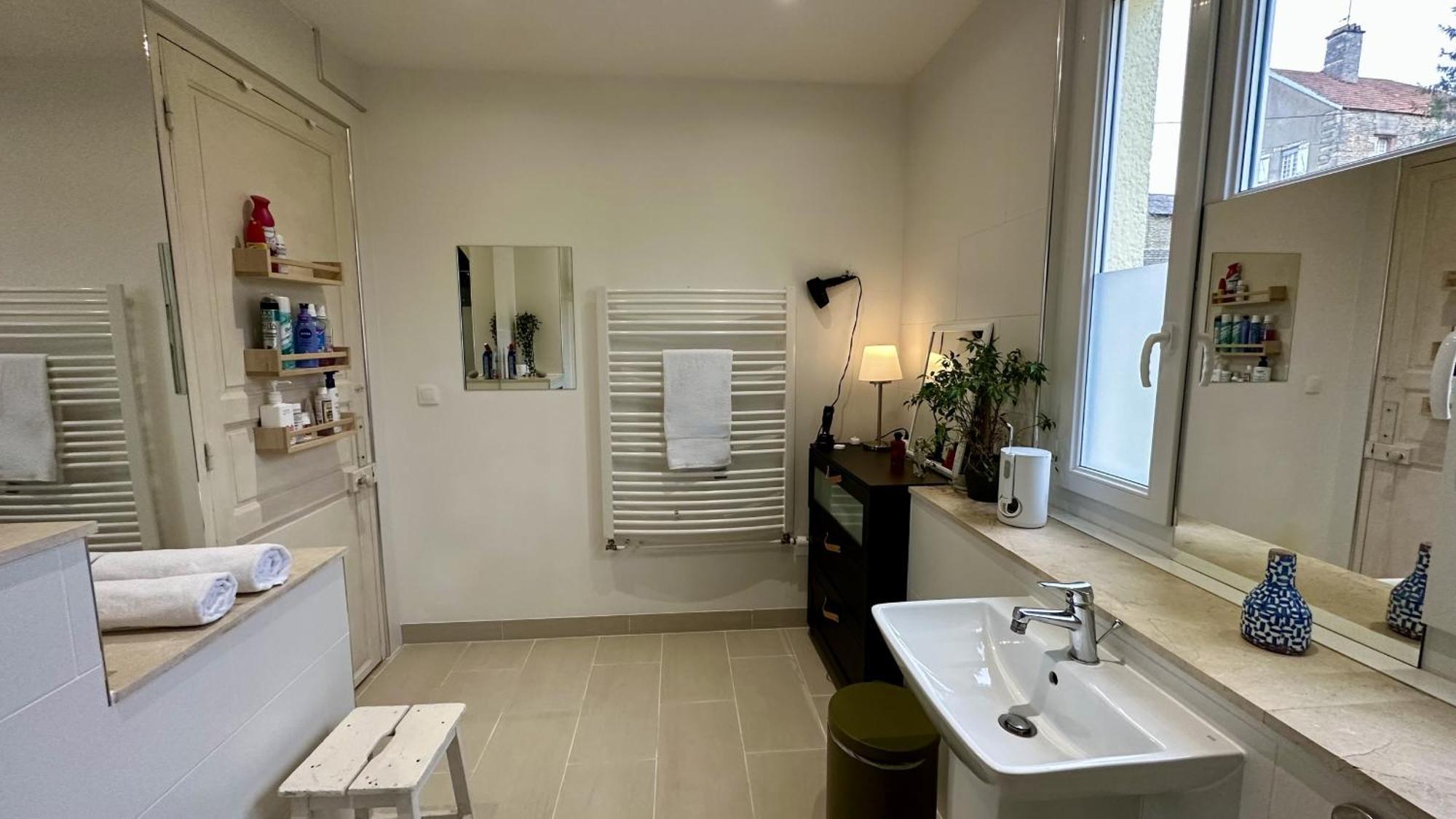 Le Prieure De Buffon Bed & Breakfast Room photo