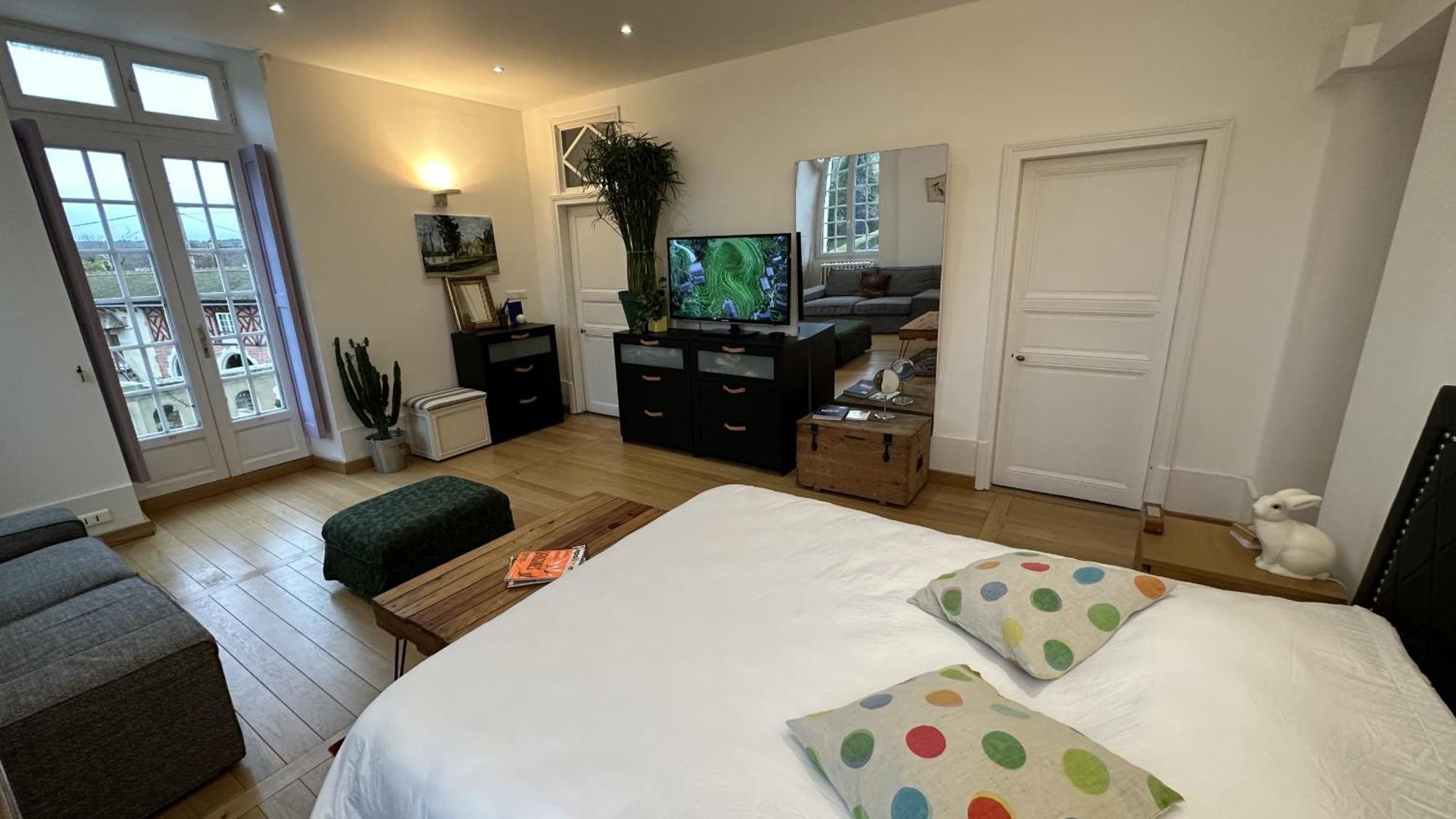 Le Prieure De Buffon Bed & Breakfast Room photo