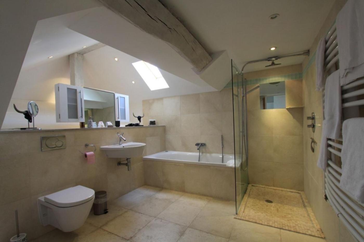 Le Prieure De Buffon Bed & Breakfast Room photo