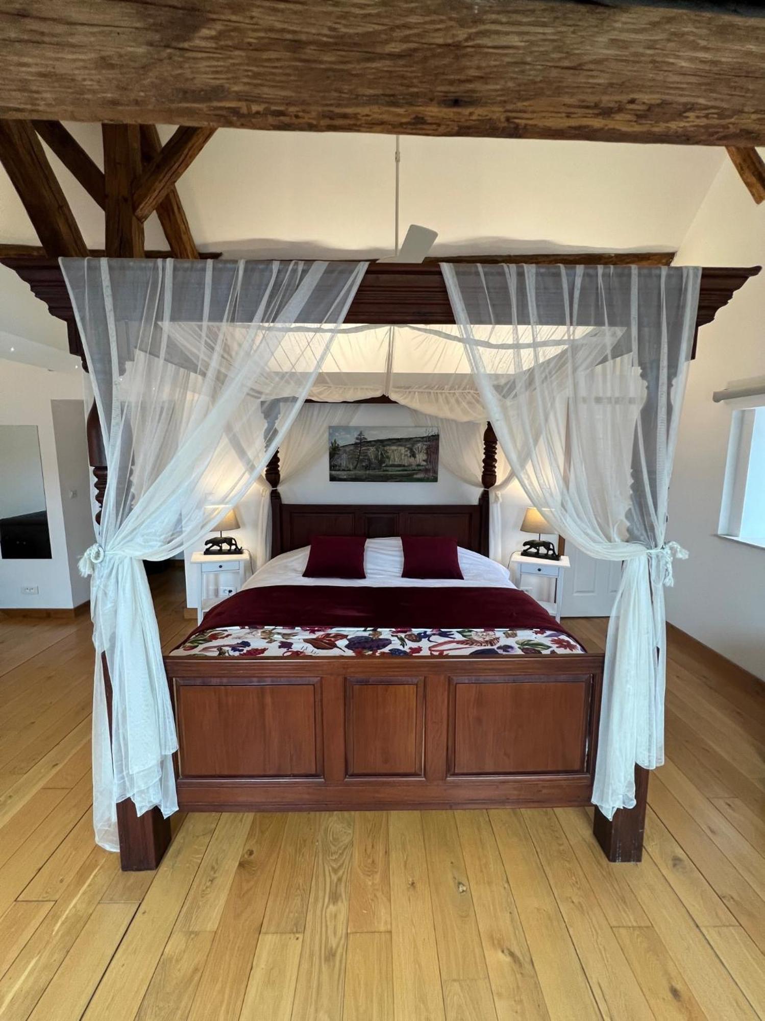 Le Prieure De Buffon Bed & Breakfast Room photo