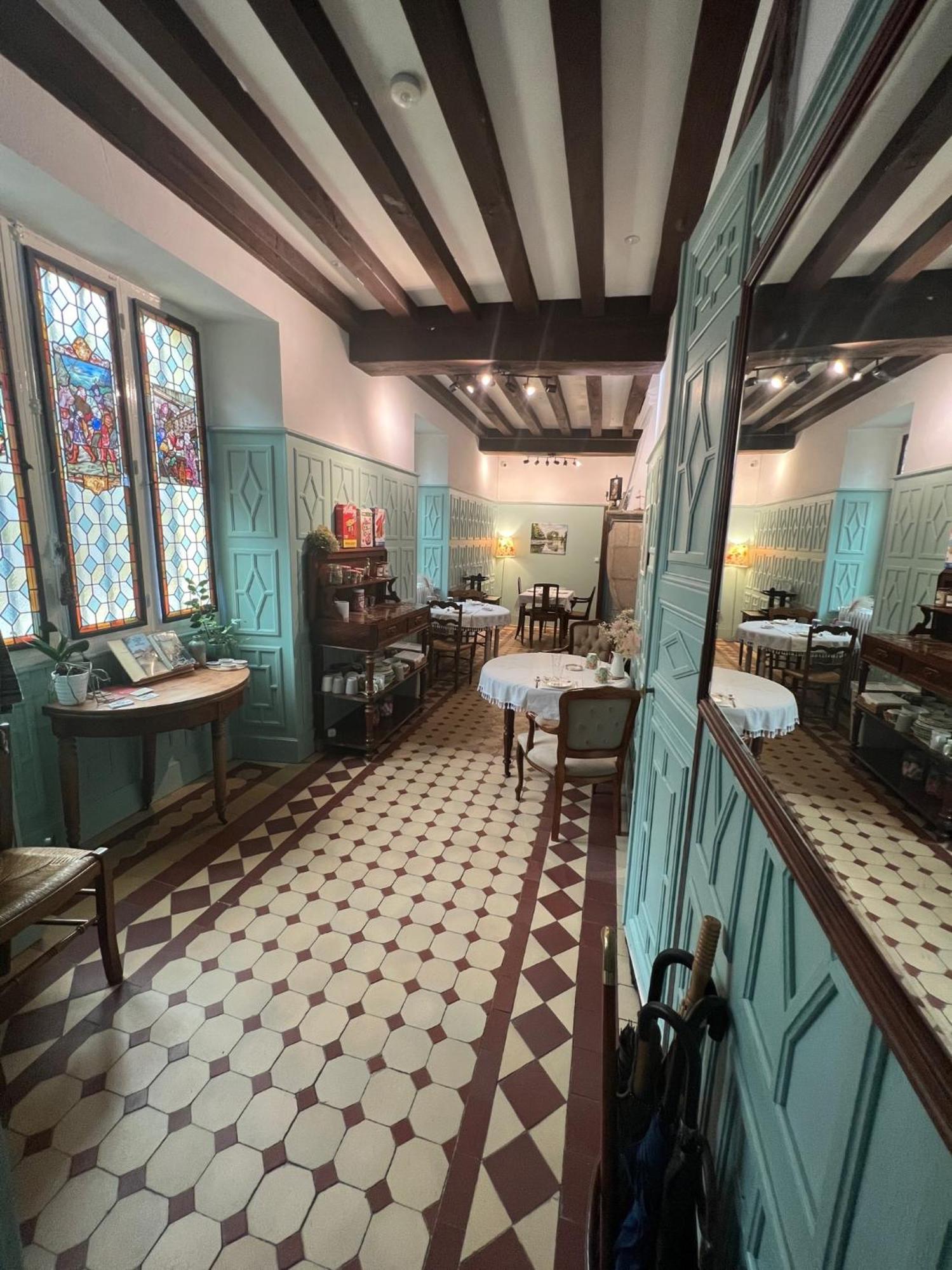Le Prieure De Buffon Bed & Breakfast Room photo